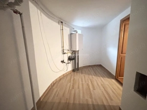 Casa spatioasa si bine compartimentata in Cantemir– locatie excelenta - imagine 17 Casa spatioasa si bine compartimentata in Cantemir– locatie excelenta - imagine 17
