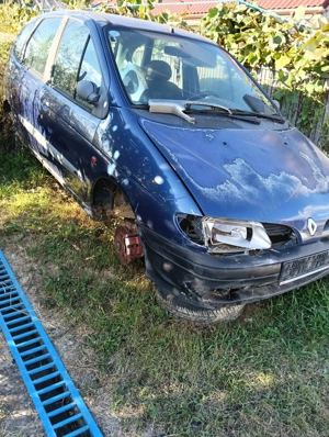 Dezmembrez Renault Scenic