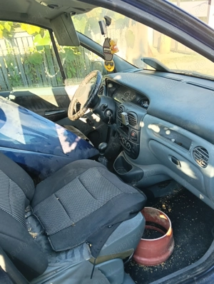 Dezmembrez Renault Scenic  - imagine 2 Dezmembrez Renault Scenic  - imagine 2