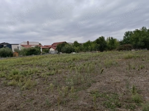 Promovam teren  suprafata de 4200mp, ideal case înșiruite pentru puz , acces strada Strauss