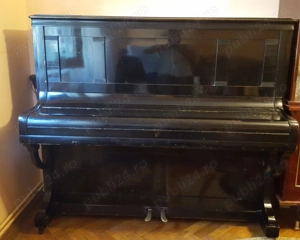 Vand pianina vieneza HOLZL & HEITZMANN - Austria.,placa de bronz