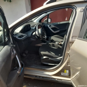 vând  Peugeot 2008 1.2 benzina caroserie suv 105 000 km  - imagine 4