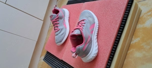 Adidasi unisex marca Reebok 37