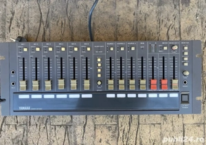 mixer audio pasiv cu efecte Yamaha MV1000 - imagine 2