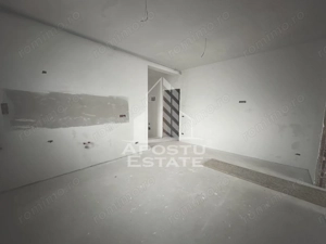 Apartament cu 3 camere, semidecomandat, etaj 2, zona Lidl din Giroc - imagine 3