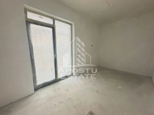 Apartament cu 3 camere, semidecomandat, etaj 2, zona Lidl din Giroc - imagine 5