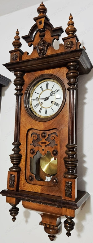 Ceas de perete cu pendula-  bate la sfert de ora