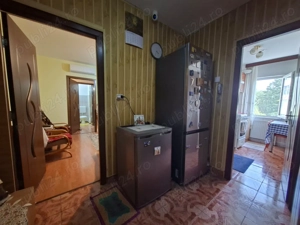 Zona Orizont - 3 camere semidecomandat balcon mobilat centrala  etaj 2 - imagine 10