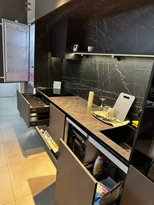 Apartament cu 2 camere( curte si parcare privată) mobilat si utilat