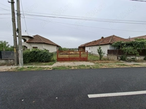 Teren de vânzare   1450 m , 14 m deschidere la strada principală - imagine 2