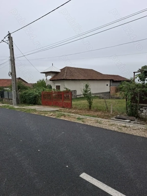 Teren de vânzare   1450 m , 14 m deschidere la strada principală - imagine 3