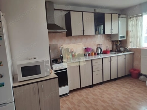Apartament cu 4 camere 2 balcoane si baie cu fereastra pe Mihai Viteazu