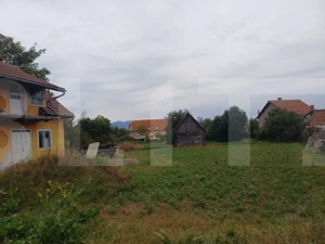 Casă dublă în comuna Hătuica, chiar în vecinătatea băilor termale. - imagine 3