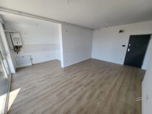 COMISION%. BLOC NOU in ORAS. ETAJ intermediar. Langa Magazine si mijloace de transport.