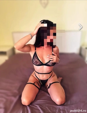 Alexandra caut colega 