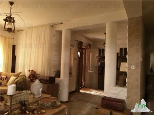 Super afacere, vila cu aspect de conac cu spatii moderne dar si clasice antichizate, orientale sau a - imagine 8