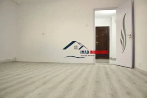 Complet renovat, totul nou! Vanzare apart cu 2 cam Targoviste - zona foarte buna. - imagine 2