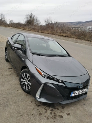 Toyota Prius Prime - plug-in hibrid - imagine 8