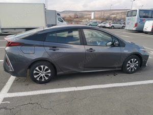 Toyota Prius Prime - plug-in hibrid - imagine 6