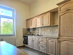 Spatiu comercial central 240 mp - imagine 3