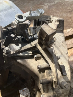 Cutie viteze VW T5 motor 1.9 5 trepte an 2008 - imagine 2