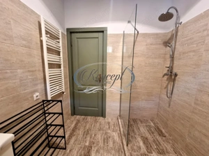 Apartament in cladire istorica in zona Central Shopping Center - imagine 16
