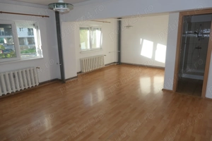 Spatiu pentru birouri, cabinete - apartament 4 camere, Micalaca 100 - zona Kaufland, la parter înalt