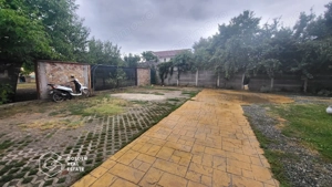 Apartament  cu spatiu de joaca si curte in Giroc - imagine 12