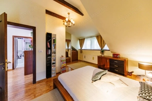 Locuiește lângă pădure, dar cu toate facilitățile la îndemână - imagine 18