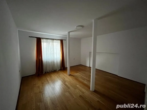 Apartament decomandat de 3 camere la curte  în vilă DE VÂNZARE - Direct Proprietar. Zona Traian