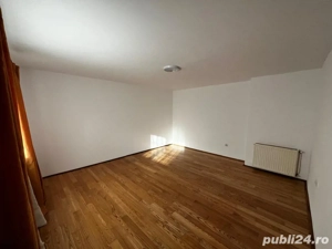 Apartament decomandat de 3 camere la curte  în vilă DE VÂNZARE - Direct Proprietar. Zona Traian - imagine 2