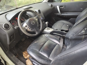 Vând Nissan Qashqai+2