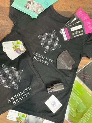 Închiriez post coafor make-up , manichiură, gene! 