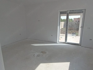 Sanandrei, Duplex pe Etaj, Drum Asflatat, Bucatarie Separata - imagine 13