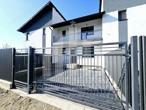 Casa insiruita de vanzare, Cetate