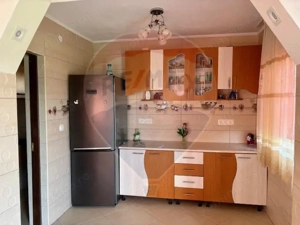 Casă / Vilă cu 5 camere de vânzare - imagine 6 Casă / Vilă cu 5 camere de vânzare - imagine 6