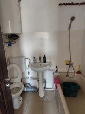 Vând garsonieră etaj 4 