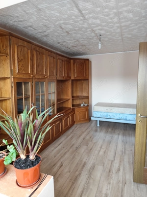 Vând garsonieră etaj 4 Petrila 