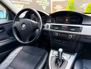 BMW Seria 3 320d DPF Touring Aut. - imagine 15