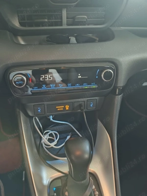 Auto Toyota YARIS 1,5 Hybrid, 2023 - imagine 2
