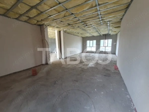 Spatiu comercial suprafata 132 mp se poate vinde si separat 66 si 66mp - imagine 2