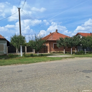 Vand casa caramida an 2000