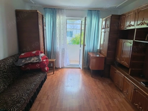 Vând apartament semidecomandat Bârlad - imagine 2 Vând apartament semidecomandat Bârlad - imagine 2