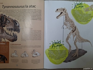 Dinozaur cu piese pentru schelet și  piele