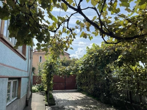 De Vanzare! Casa spatioasa 3 camere, pivnita si garaj (Medias) - imagine 2