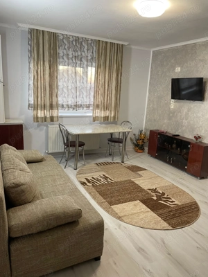 Inchiriez ap 2 camere Arad zona intim et 3