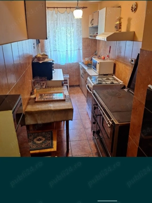 Vând apartament în zona turistică - imagine 3