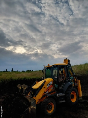 Buldoexcavator de Inchiriat