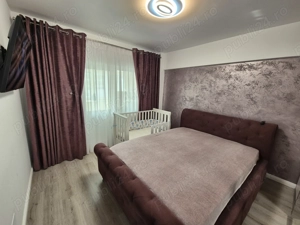 Închiriez apartament 2 camere decom., zona ultracentrala etaj intermediar