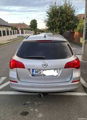 Opel astra j 1.6 cdti Sports Tourer - imagine 3 Opel astra j 1.6 cdti Sports Tourer - imagine 3